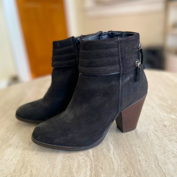 DIBA Black Leather Ankle Boots Western Heel 6.5 - Picture 1 of 7